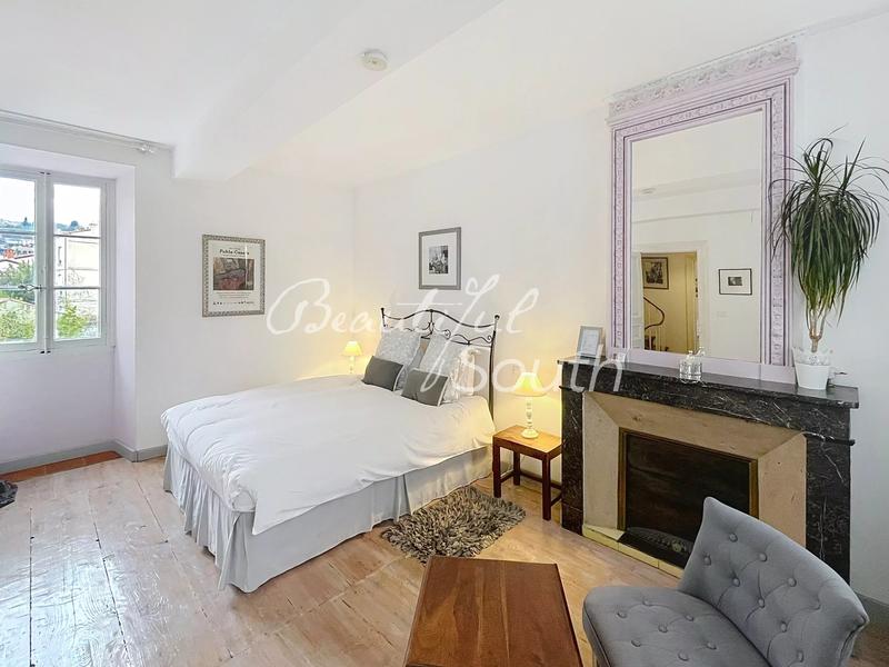 Maison chambre d'hôtes - 212 m² - 8 pièces