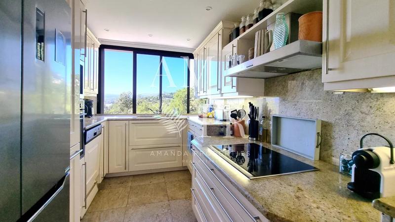 Villa - 250 m² - 10 pièces