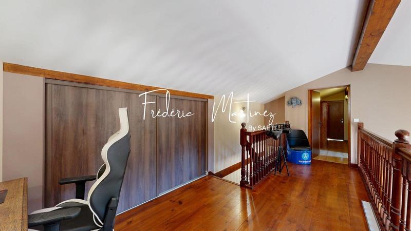 Maison - 205 m² - 8 pièces