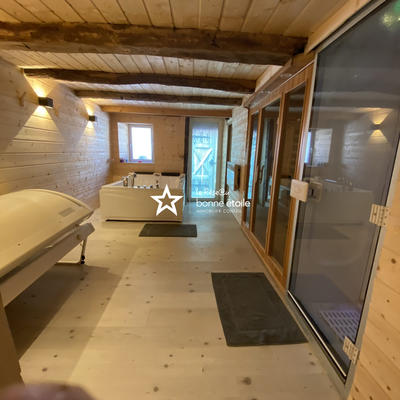 Maison - 230 m² - 10 pièces