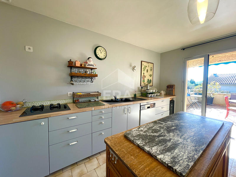 Maison - 185 m² - 7 pièces