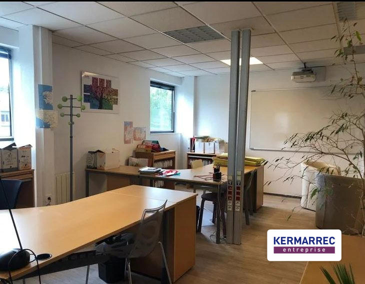 Bureau - 979 m²