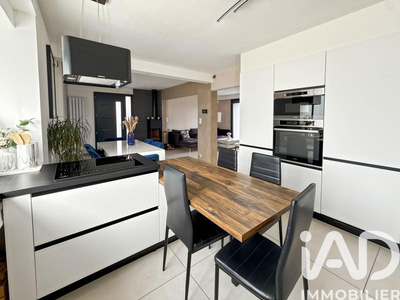 Maison - 90 m² - 4 pièces