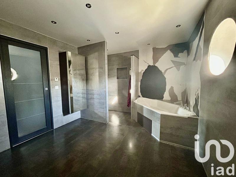 Maison - 354 m² - 12 pièces