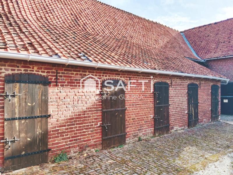 Maison - 244 m² - 12 pièces