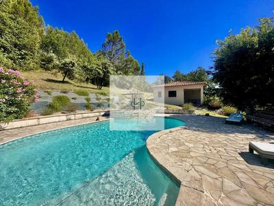 Maison - 188 m² - 9 pièces