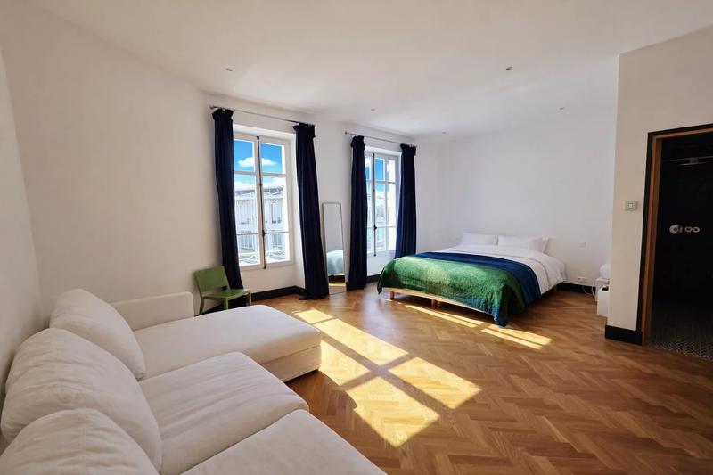 Appartement - 168 m² - 5 pièces