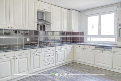 Appartement - 93 m² - 4 pièces