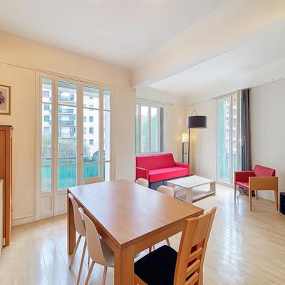 Appartement - 81 m² - 3 pièces