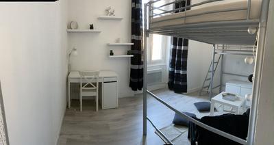 Studio - 40 m² - 2 pièces