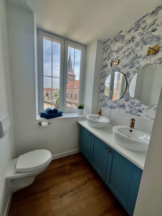 Maison - 220 m² - 8 pièces