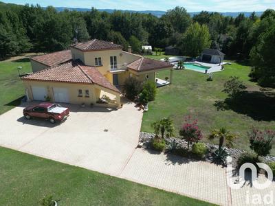 Maison de maîtres - 243 m² - 9 pièces