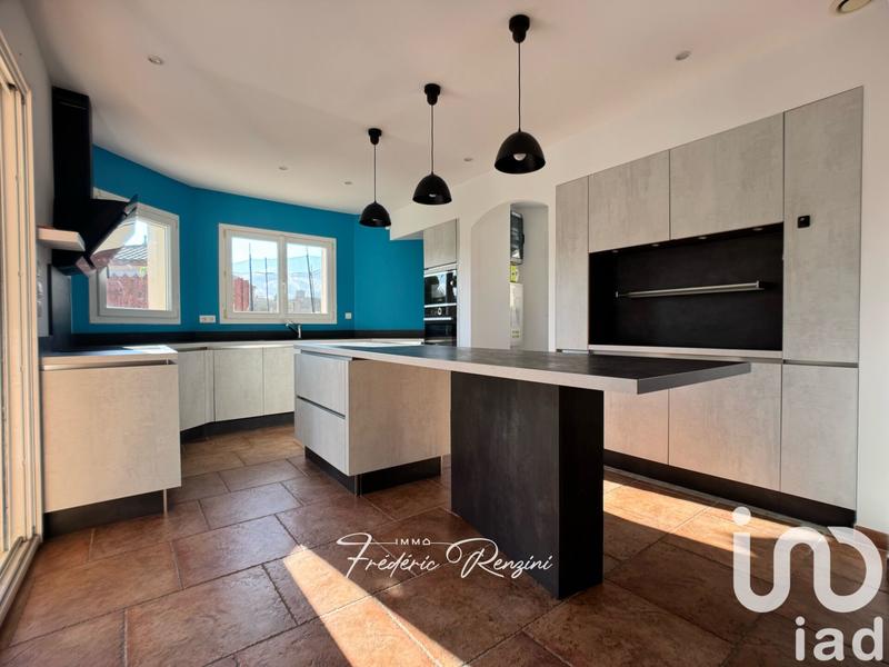 Maison - 200 m² - 9 pièces