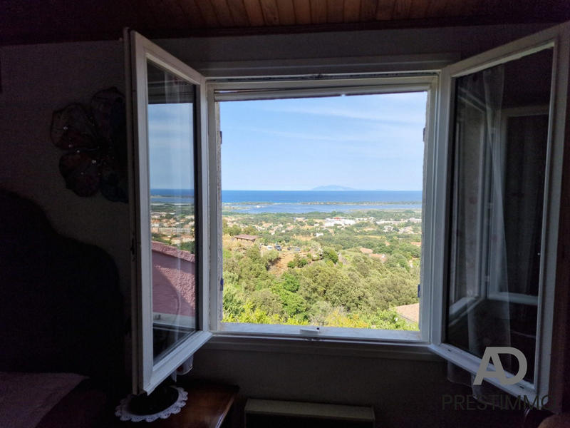 Maison - 185 m² - 7 pièces