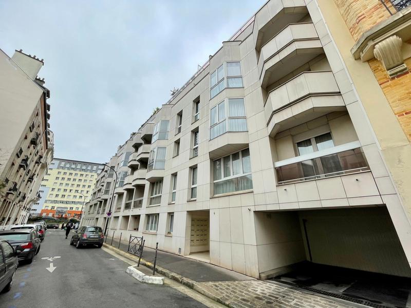 Parking / Garage - 10 m²