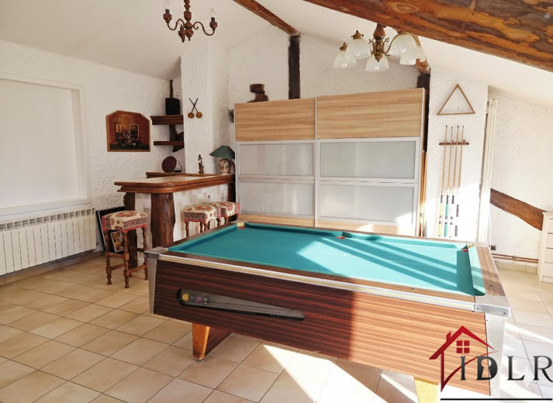 Maison - 225 m² - 7 pièces