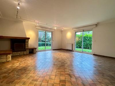 Maison - 195 m² - 10 pièces