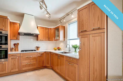 Maison - 167 m² - 9 pièces