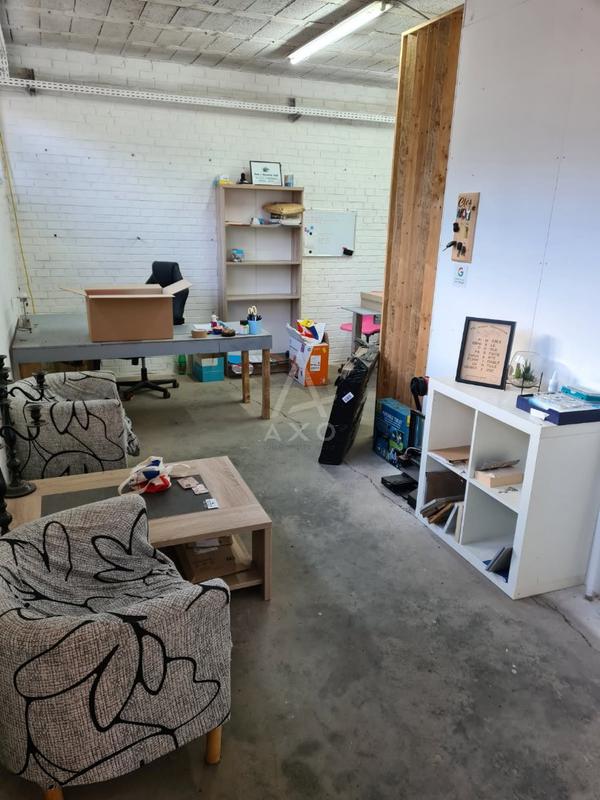 Entrepôt - 770 m² - 5 pièces