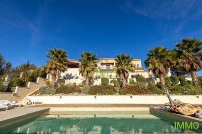 Villa - 222 m² - 8 pièces