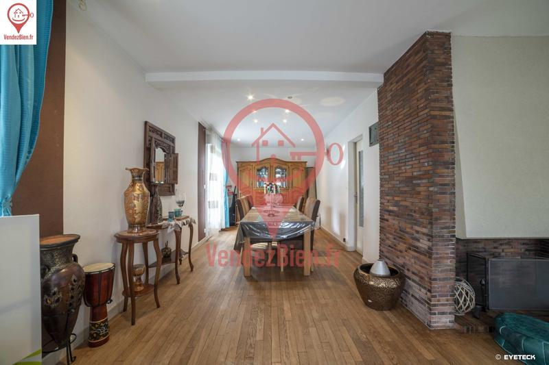 Maison - 264 m² - 8 pièces