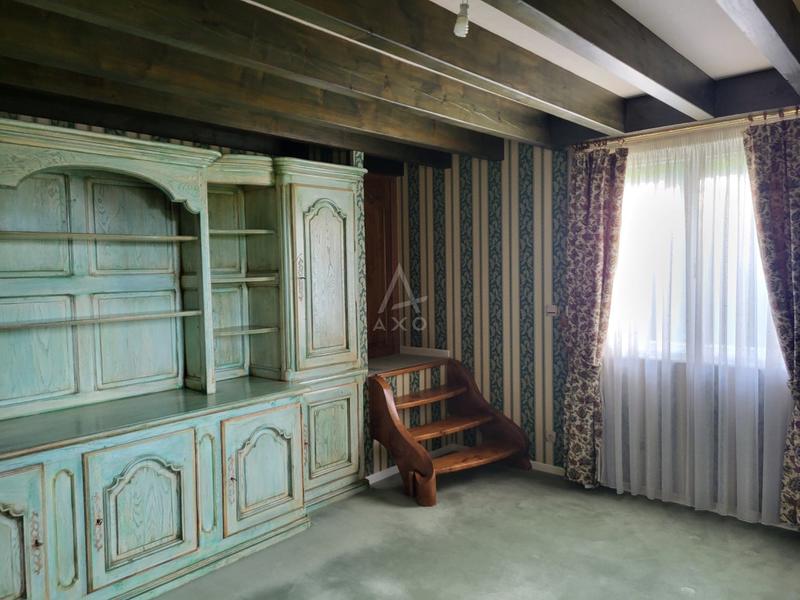 Maison - 218 m² - 8 pièces