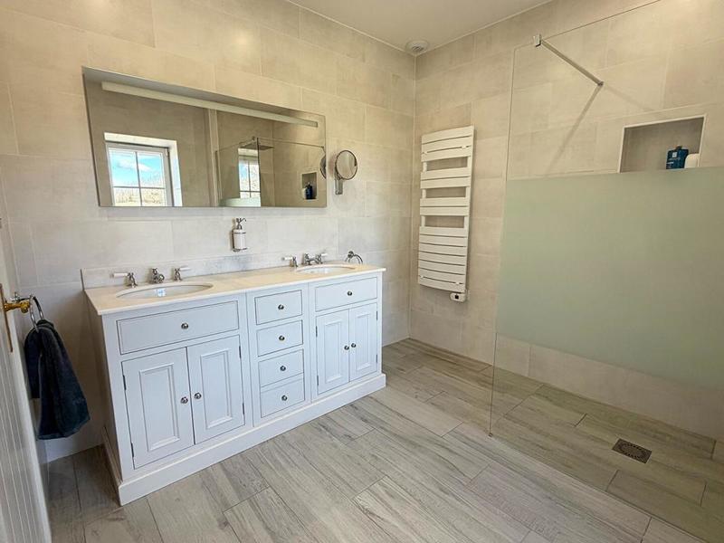 Maison - 241 m² - 5 pièces