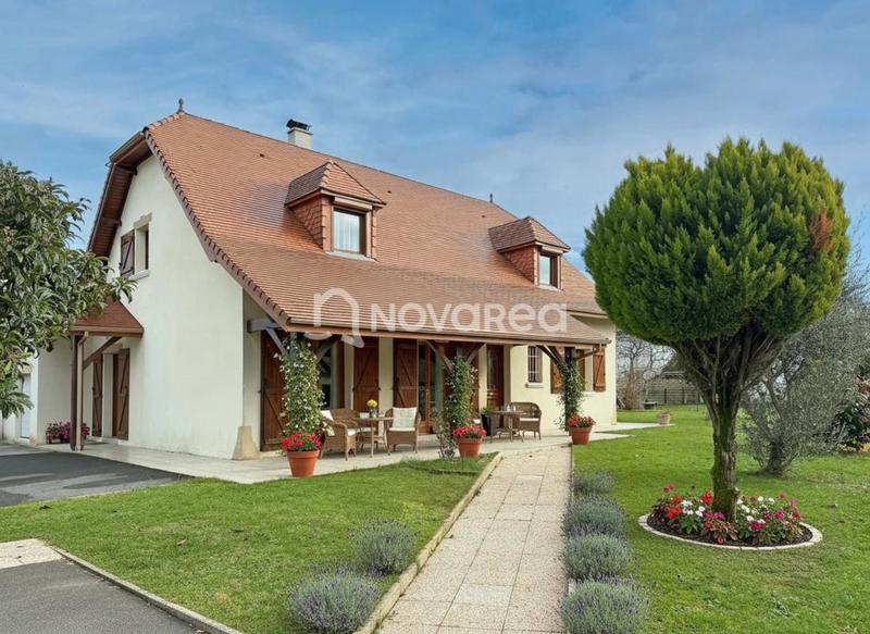 Maison - 140 m² - 6 pièces