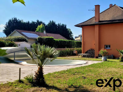 Maison - 265 m² - 12 pièces