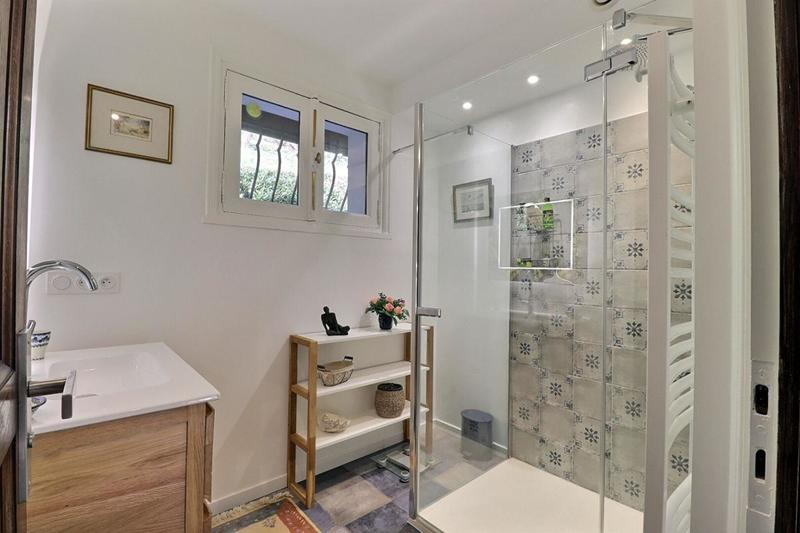 Demeure - 252 m² - 8 pièces