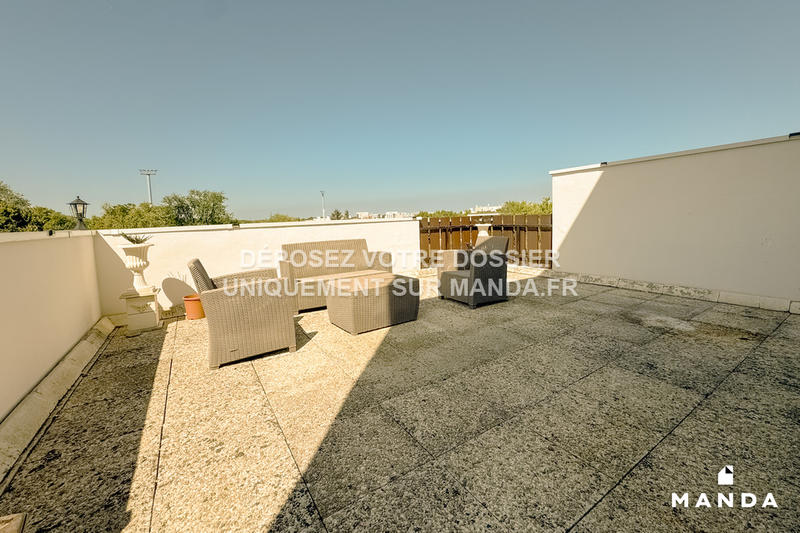 Chambre - 25 m² - 6 pièces