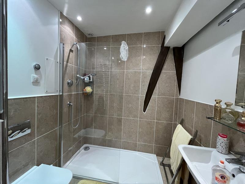 Maison traditionnelle - 95 m² - 4 pièces