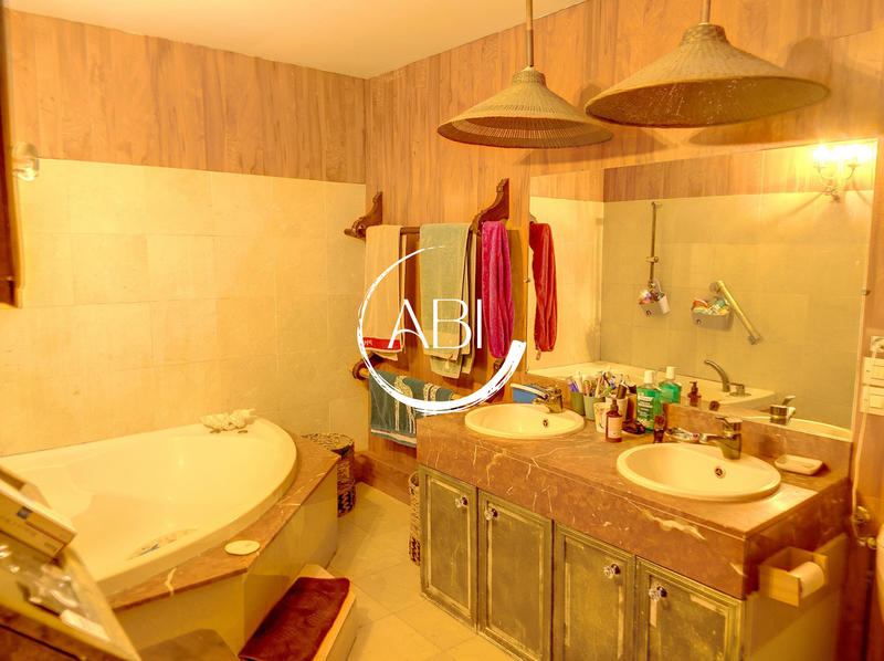 Maison ancienne - 172 m² - 6 pièces