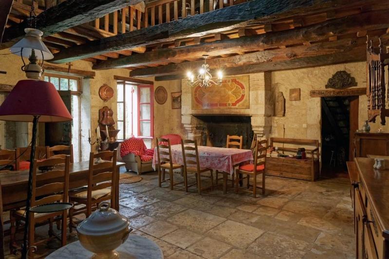 Maison - 360 m² - 8 pièces