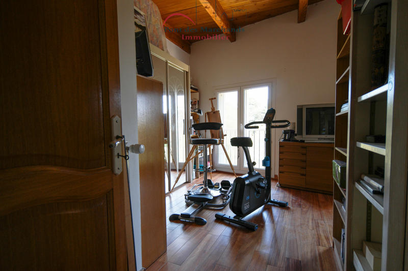 Maison - 230 m² - 6 pièces