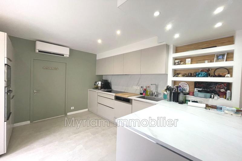 Maison - 94 m² - 4 pièces