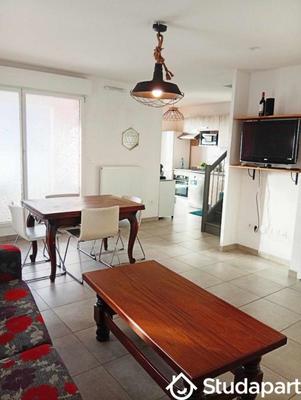 Chambre - 9 m² - 1 pièce