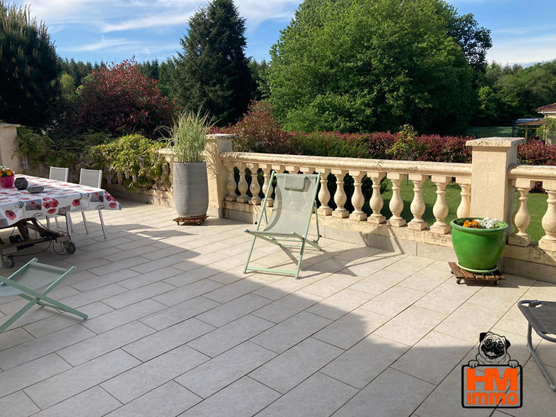 Maison - 207 m² - 7 pièces