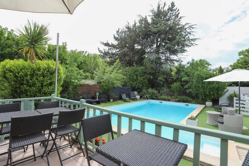 Immeuble - 300 m² - 13 pièces