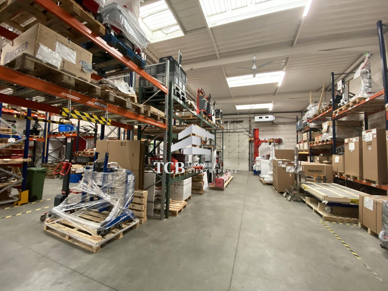 Local d'activités - 820 m²