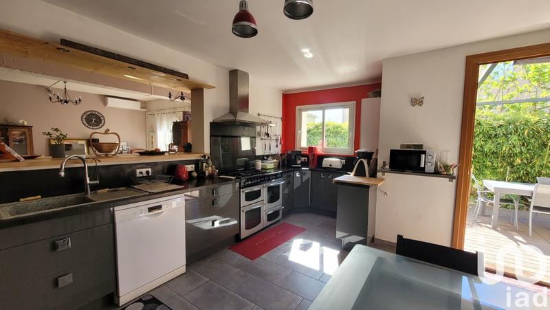 Maison - 221 m² - 9 pièces