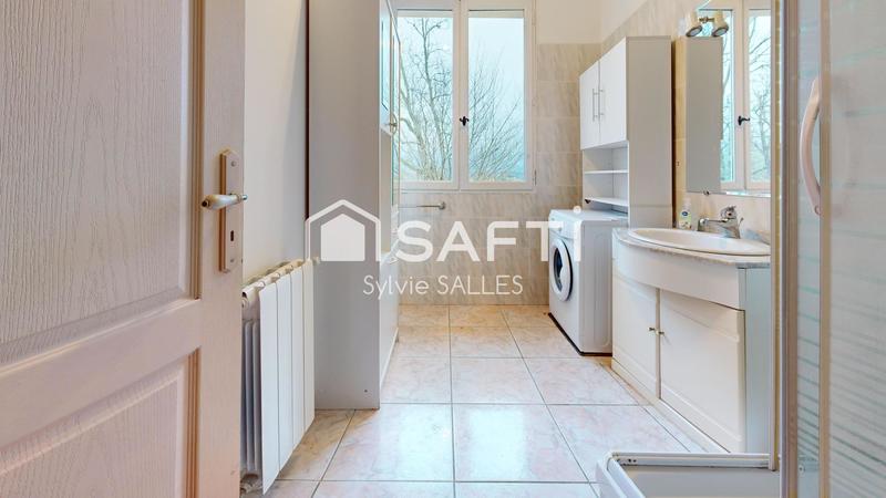 Maison - 233 m² - 7 pièces