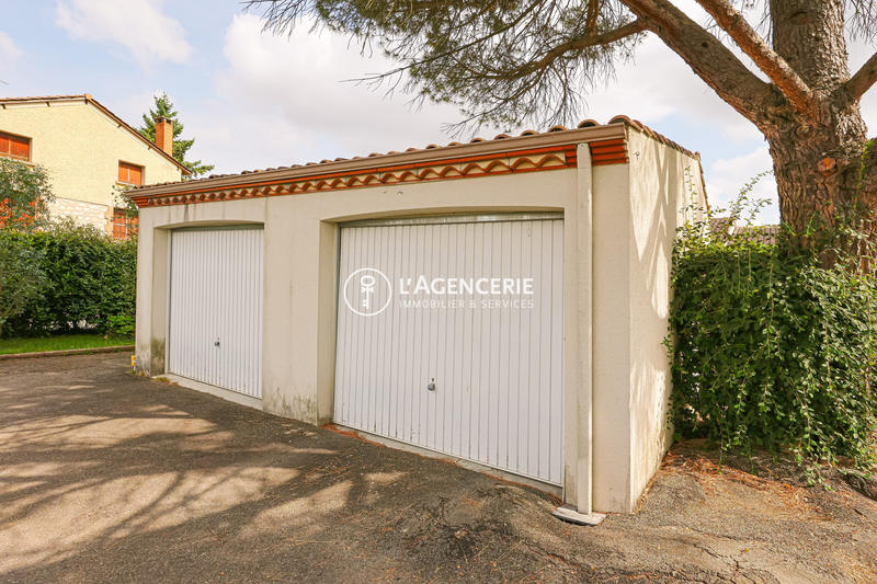 Maison - 260 m² - 10 pièces