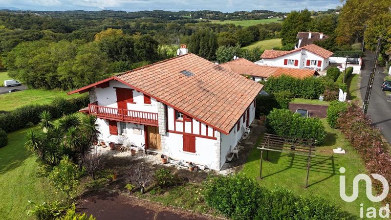 Maison - 209 m² - 7 pièces