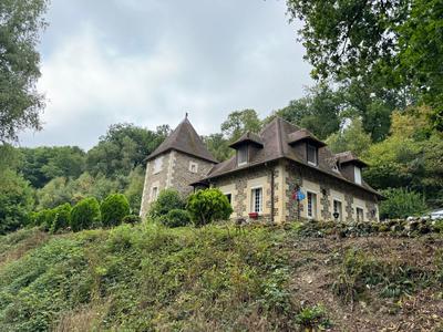 Maison - 225 m² - 8 pièces