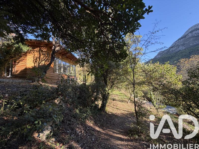 Maison - 180 m² - 6 pièces