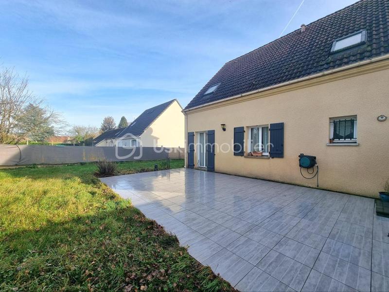 Maison traditionnelle - 98 m² - 4 pièces