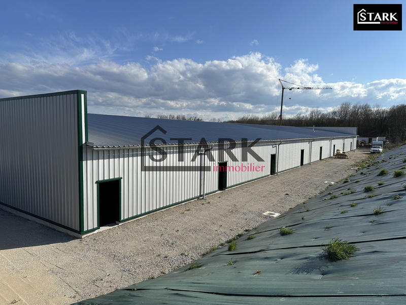 Local commercial - 135 m² - 1 pièce