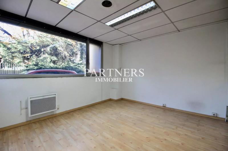 Local commercial - 486 m² - 10 pièces