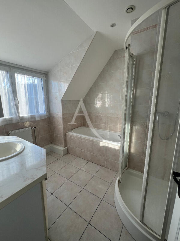 Maison - 92 m² - 4 pièces